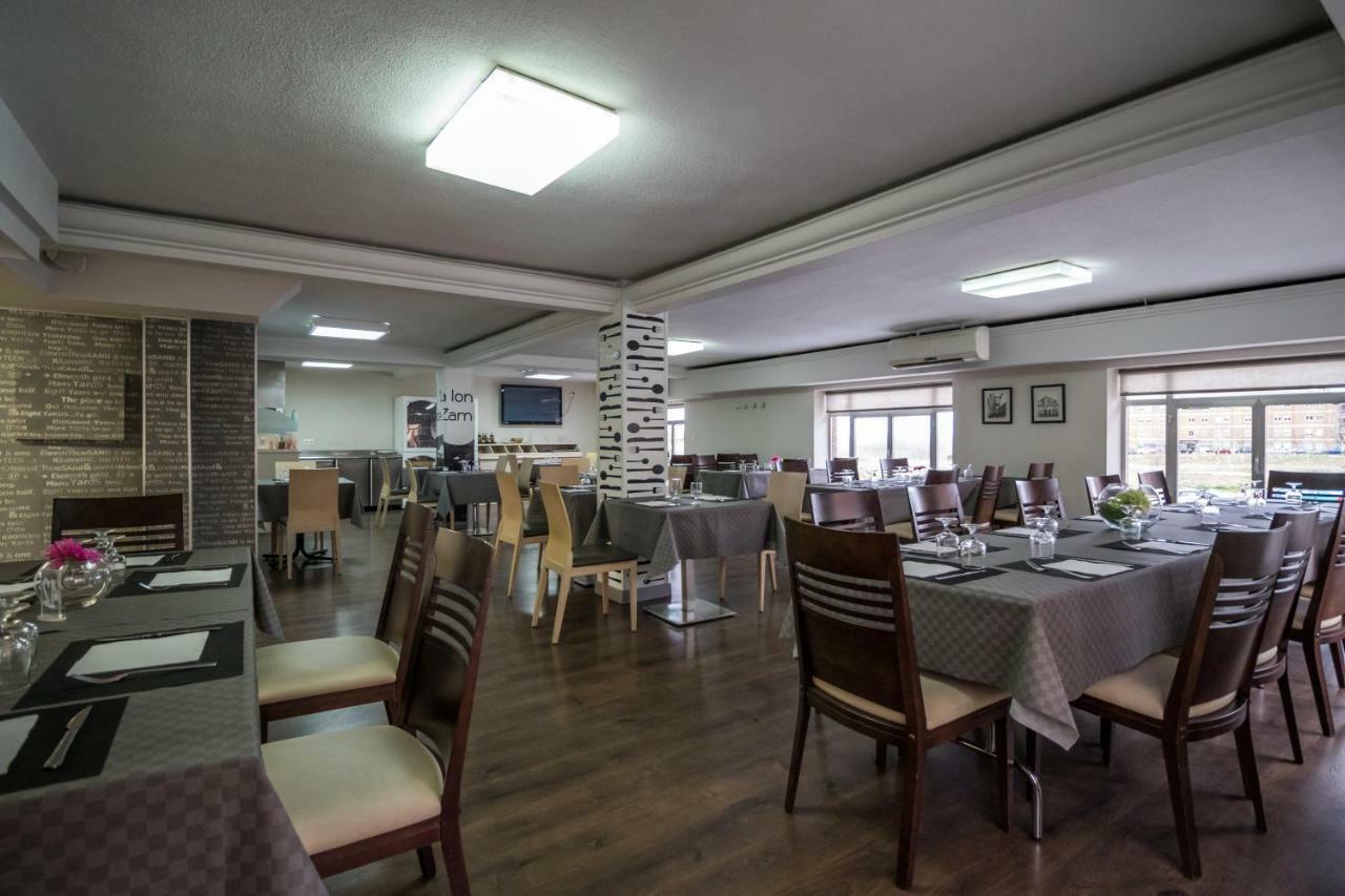 Pension Oasis Zamora Exterior foto